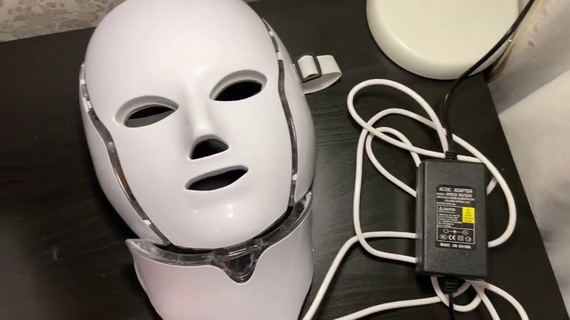 Светодиодная маска для лица 