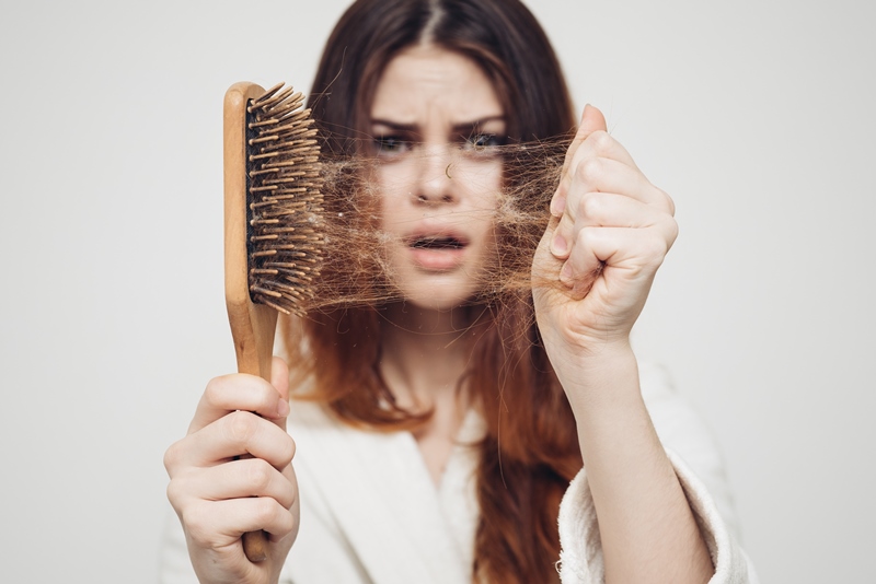 Женское выпадение волос и лечение thumbnail